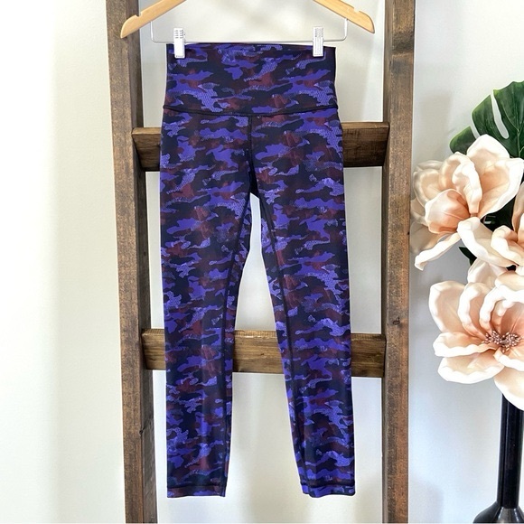 Lululemon Purple camo Wonder Under hi rise 7 8 sz 4 - Picture 3 of 4